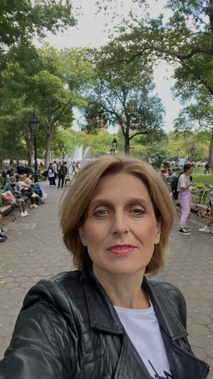 Олена Пікшрєнє